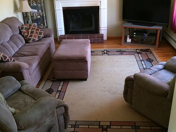 Living Room 20 X 14'