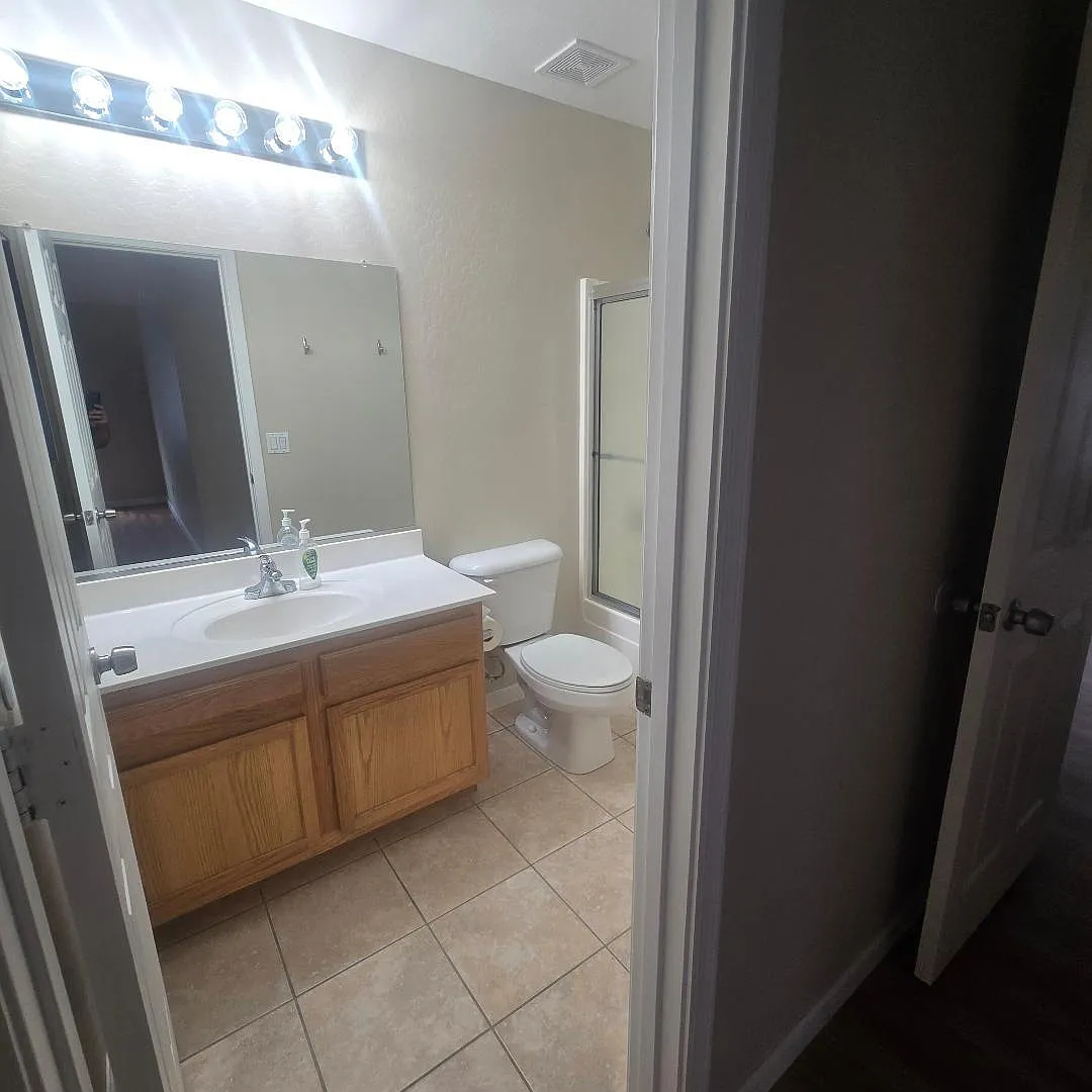 3 bed, 2.0 bath, 1601 sqft, $1,975 — Photo 4