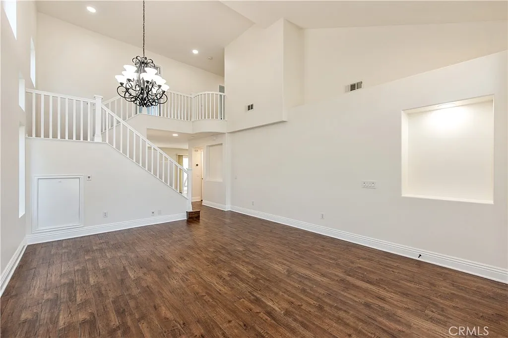 4 bed, 2.5 bath, 1850 sqft, $5,750 — Photo 4
