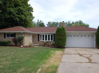 1138 Arrowhead Dr, Burton, MI 48509