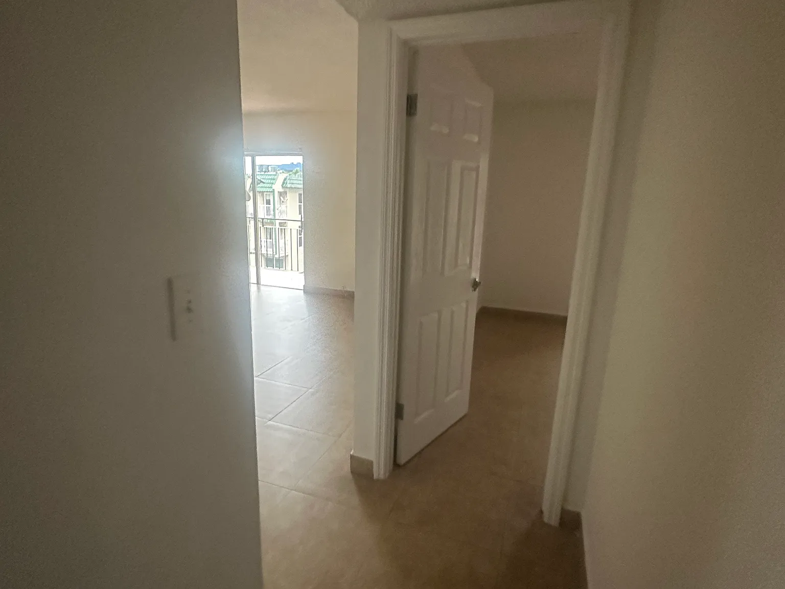 2 bed, 1.5 bath, 943 sqft, $2,200 — Photo 2