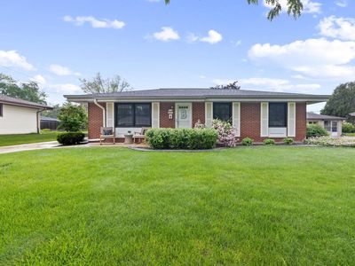 W146N8267 Schlafer DRIVE, Menomonee Falls, WI, 53051
