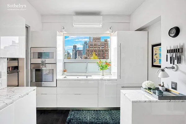 Rented by Sotheby's International Realty | media 51