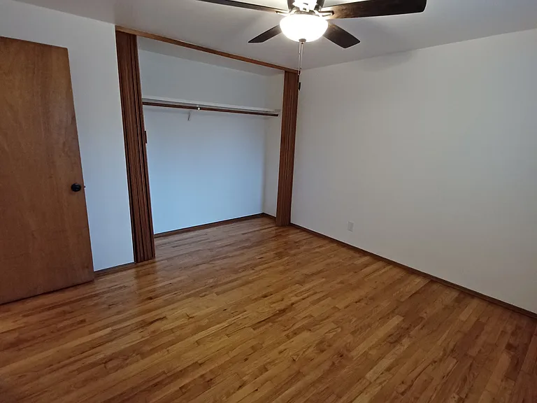 Prospect Manor — Photo 15