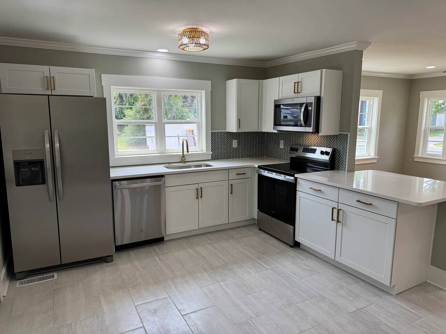 2 bed, 926 sqft, $1,800 — Photo 2