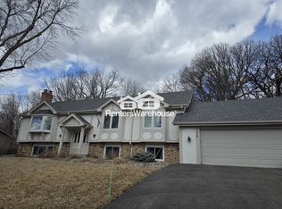 109 Belmont Rd, Apple Valley, MN 55124