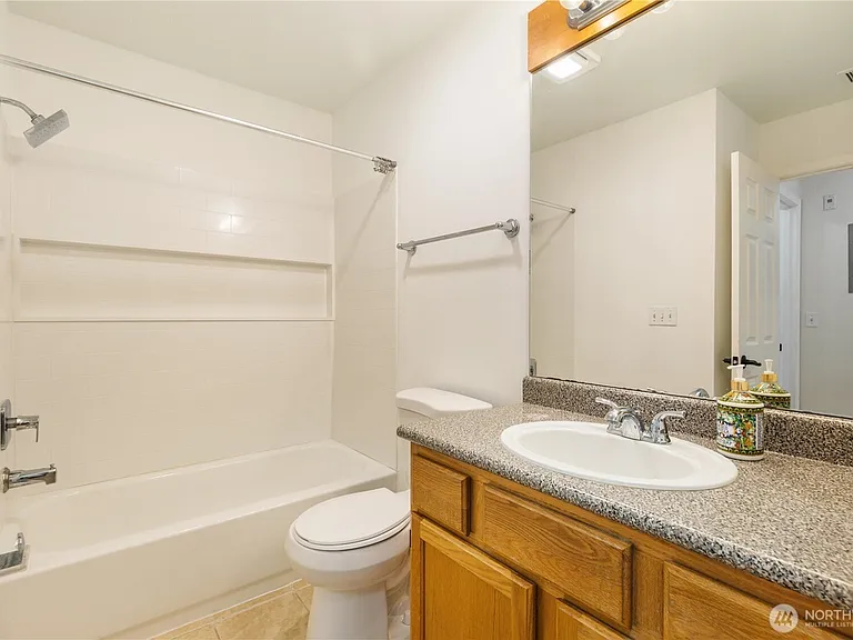 12406 SE 31st St #202 — Photo 9