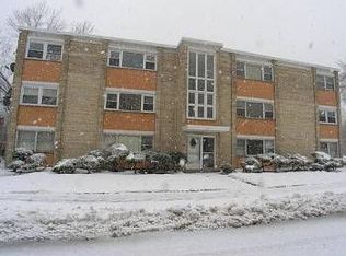 50 West Ave, Riverside, IL 60546