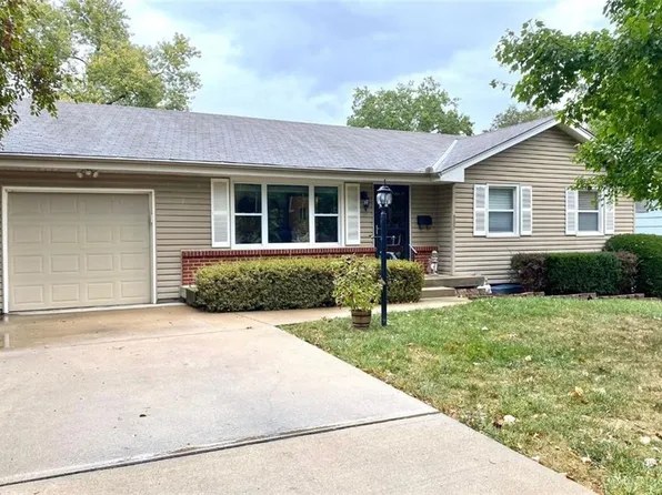 9302 E 81st Ter, Raytown, MO 64138