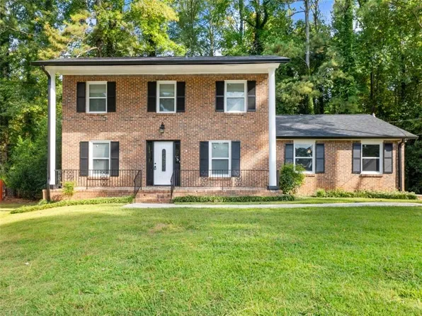 3300 Renoir Ct, Decatur, GA 30034