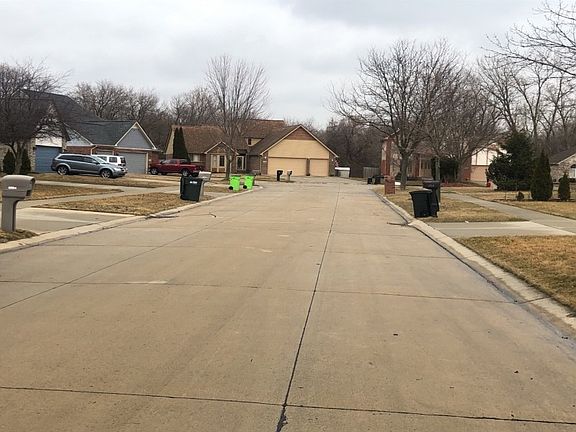 4th image of 12972 Cobblestone Dr