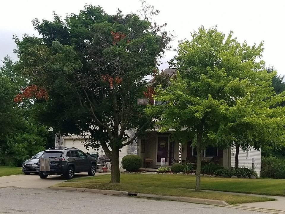 2nd image of 320 Cobblestone Ct