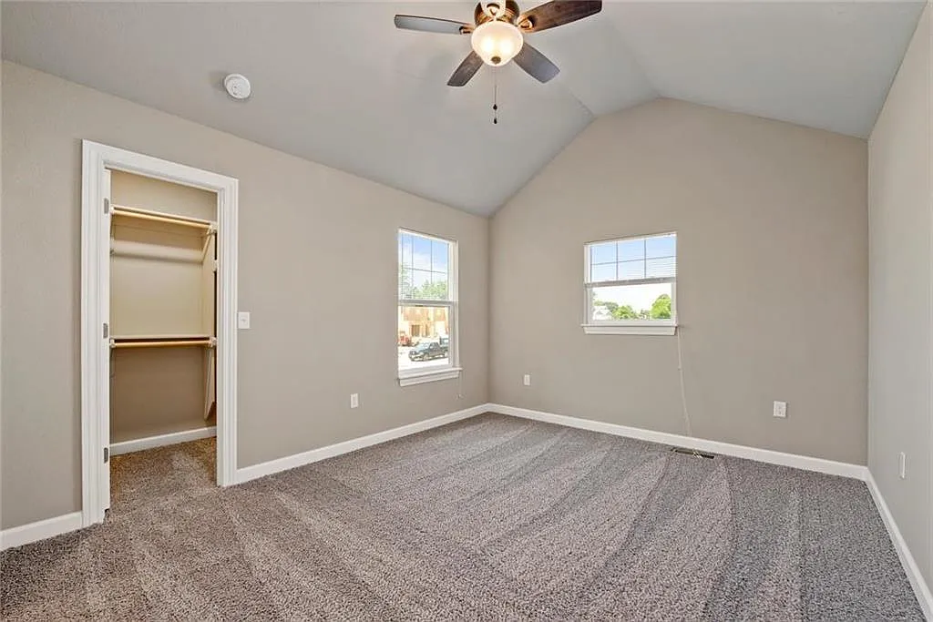 2 bed, 1372 sqft, $1,595 — Photo 2