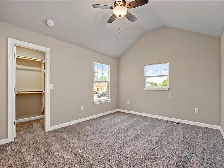 427 Tumbleweed Pl — Photo 2