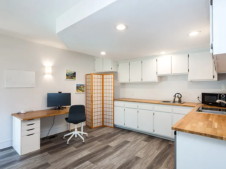 3820 Merivale Ave — Photo 31