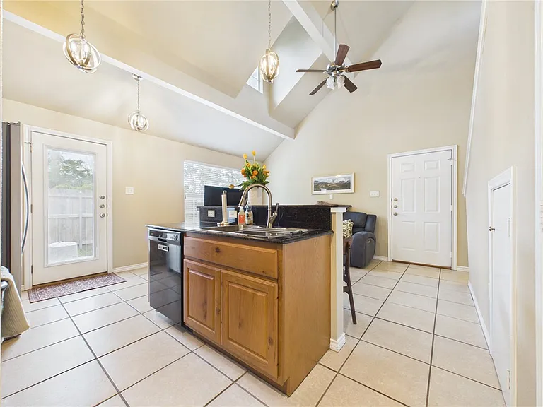 2348 Autumn Chase Loop #D — Photo 6