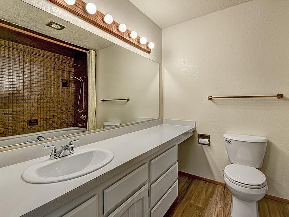 3rd image of 14702 NE 51st St APT A3