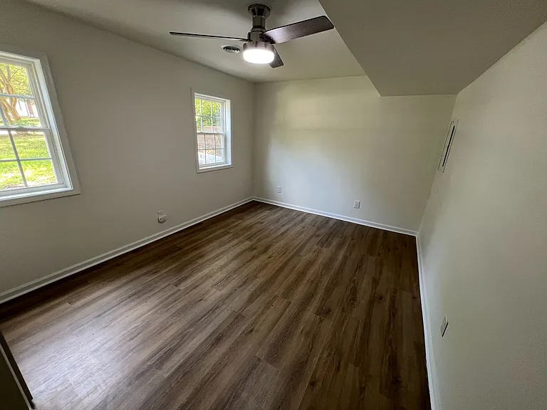1304 Buckingham Rd — Photo 39