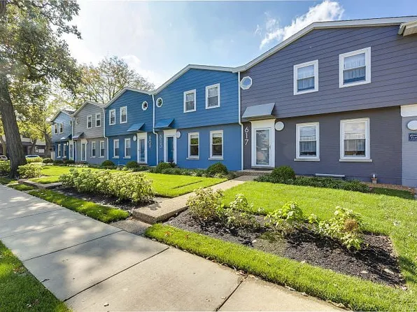 617 Park Ave, Wilmette, IL 60091