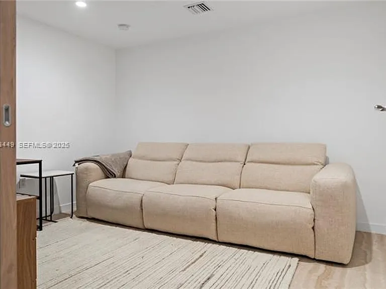1135 103rd St #Penthouse 2 — Photo 14