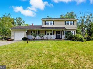 5 Corey Dr, Ewing, NJ 08628