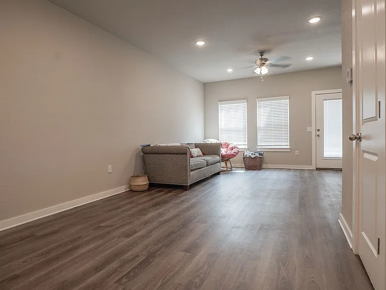 668 N Littleleaf Ter #18 — Photo 4