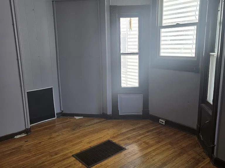 119 Thompson St — Photo 6