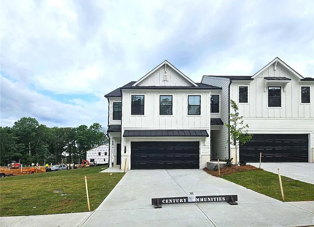 3 bed, 2.5 bath, 1855 sqft, $2,230 — Photo 2