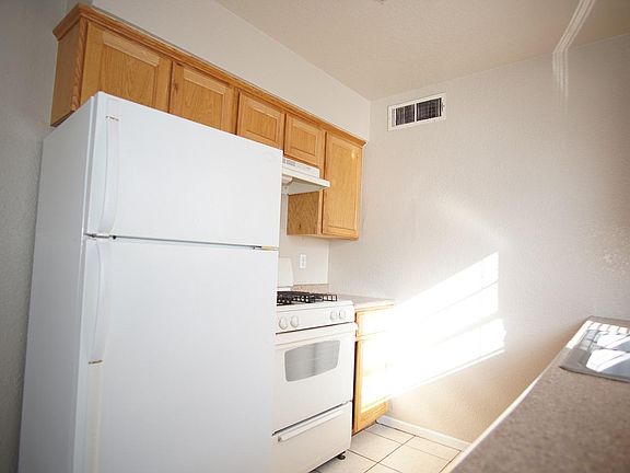 5th image of 11214 Wharf Cove Dr #B