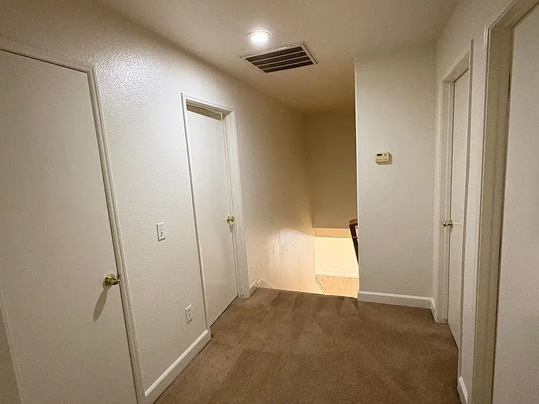 722 W James Ct — Photo 18