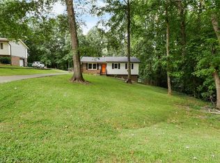 3390 Goslen Dr, Pfafftown, NC 27040