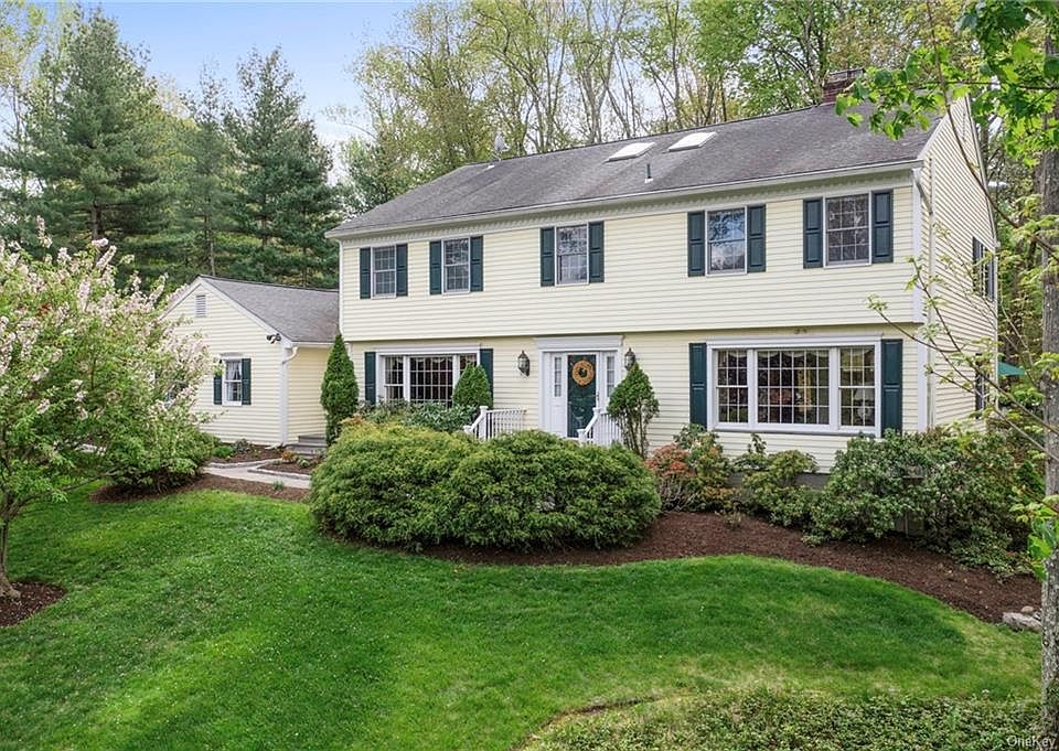 1st image of 176 Deerfield Ln N
