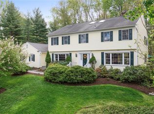 176 Deerfield Ln N, Pleasantville, NY 10514