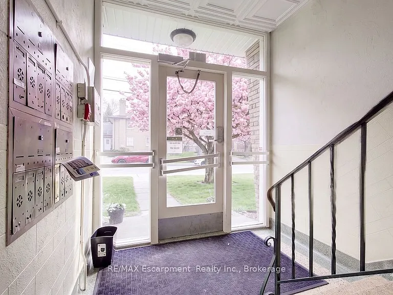 830 Robinson St #204 — Photo 19