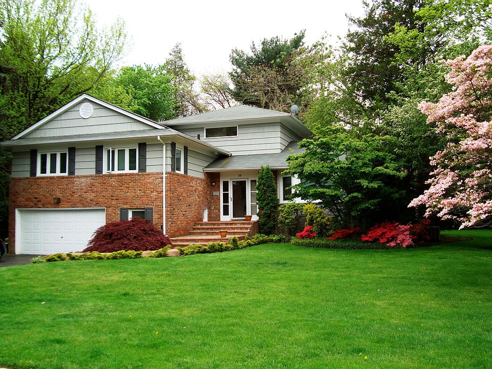 1st image of 18 Teakwood Ln