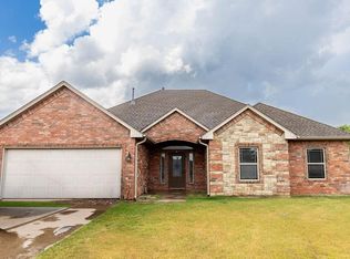 1414 Limestone Way, Elgin, OK 73538