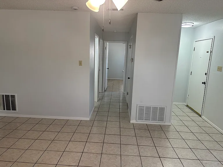 401 Adams Ln — Photo 15