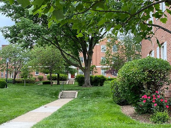3rd image of 2701 Arlington Blvd APT 102