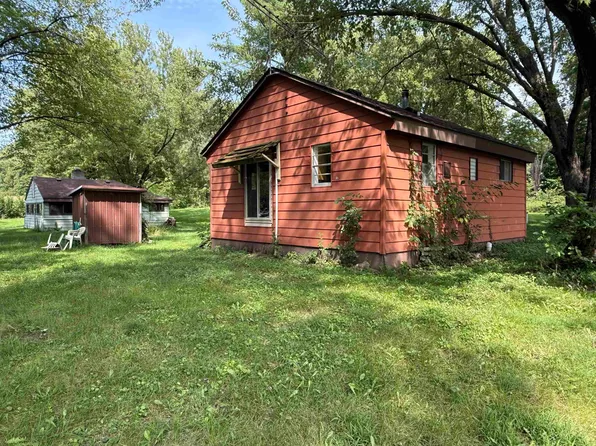 30615 Lakeshore Dr, Prairie Du Chien, WI 53821