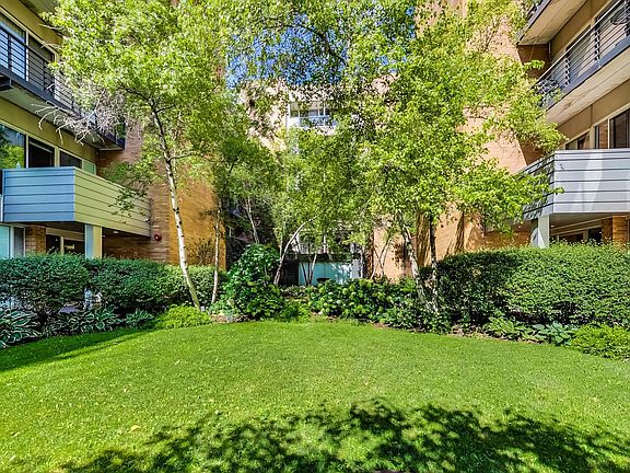 2nd image of 1430 S Michigan Ave APT 406