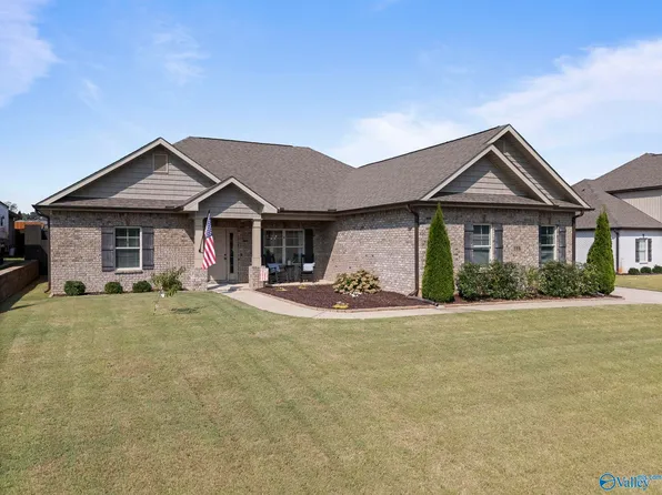 108 Fawn Brook Dr, Hazel Green, AL 35750