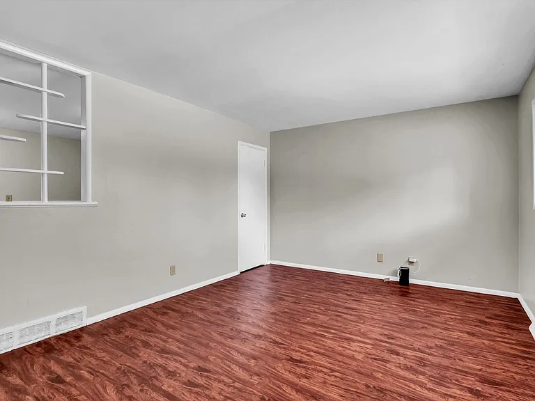 1208 Congress Ave — Photo 6
