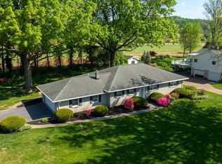 301 Richland Dr, Lancaster, PA 17601