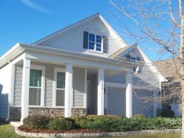 509 Belle Grove Dr, Clover, SC 29710