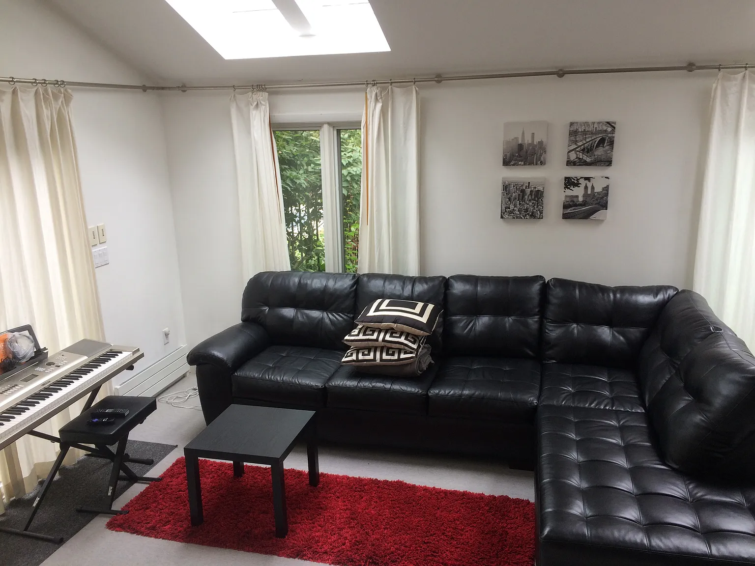 3 bed, 1387 sqft, $2,700 — Photo 2