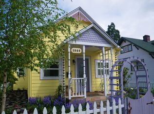 1242 W Main St, Cottage Grove, OR 97424