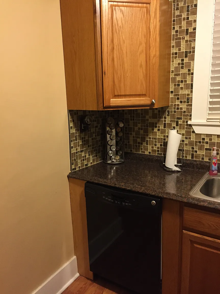 530 Holmes Ave photo 1