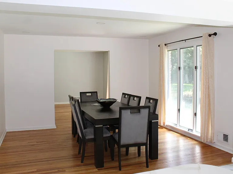 200 Hillside Ave — Photo 9