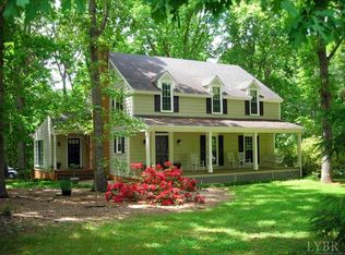 104 River Rd, Altavista, VA 24517