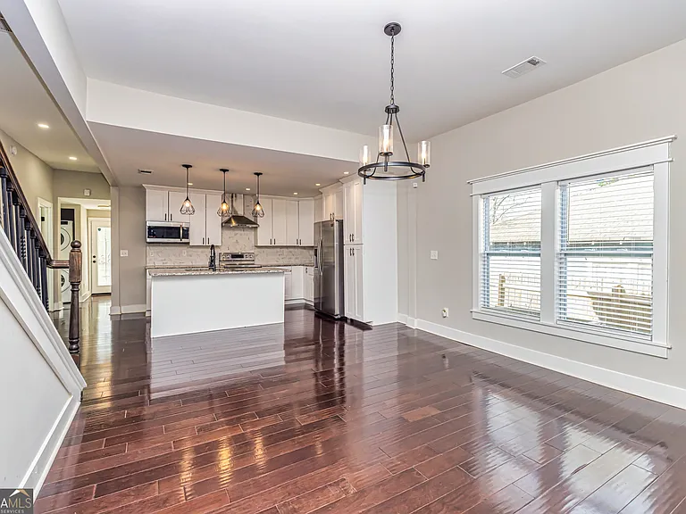 1678 Dorsey Ave — Photo 8